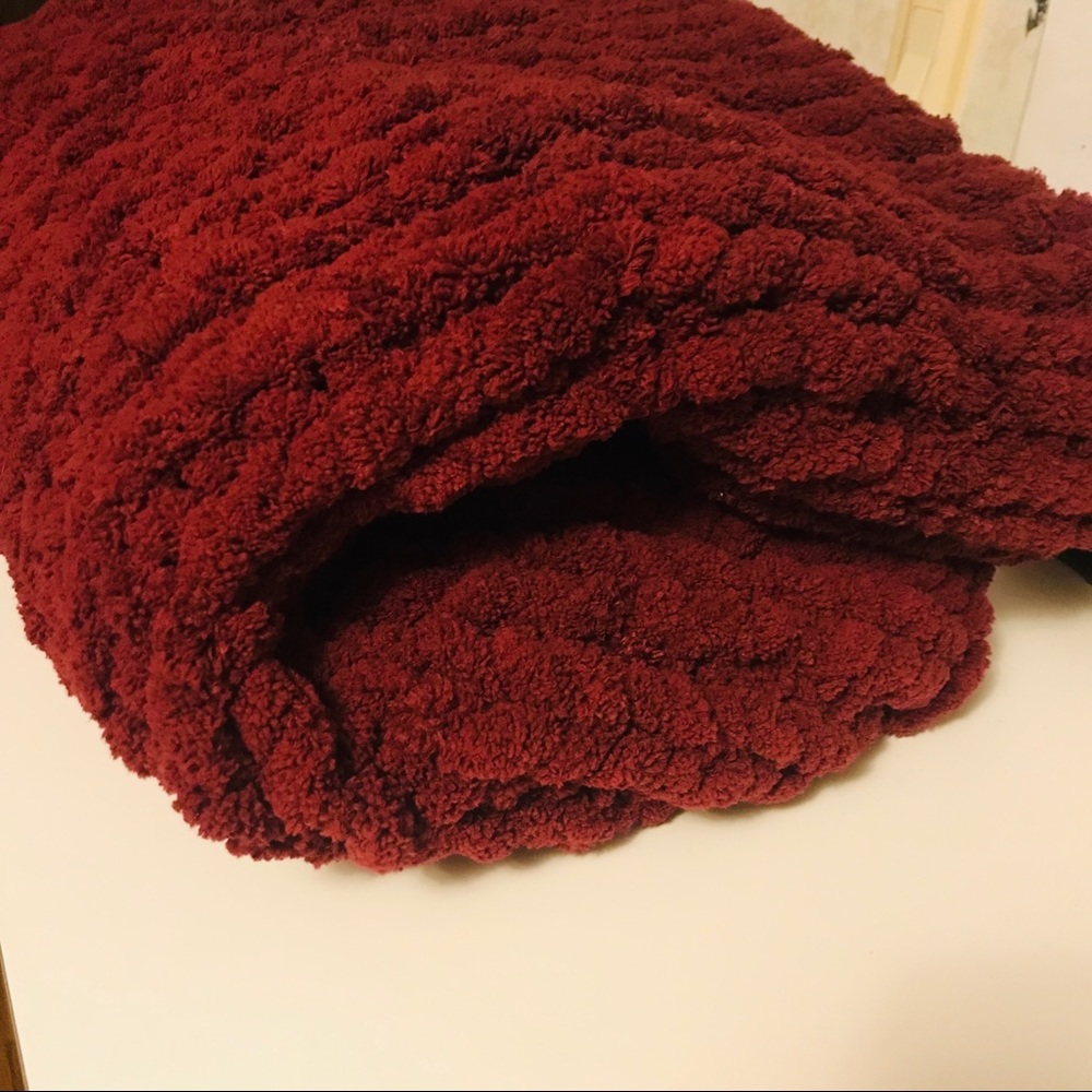 Chenille Handmade Maroon Chunky Knit Blanket Throw - Picture 6 of 6